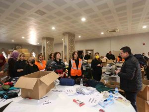 Kepez Sosyal Yardım Merkezi’nden Depremzedeler İçin Yardım Kampanyası