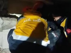Nuray Teyzeyi 6. Günde Denizli Ekipleri Kurtardı