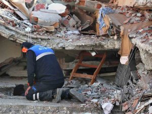 25 Saatlik Çalışma İle 152’nci Saatte Pınar Adlı Çocuğa Canlı Olarak Ulaşıldı