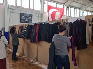 Alaplı’da Depremzedeler İçin Hayır Çarşısı Kuruldu
