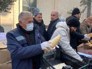 Başkan Büyükkılıç, Başkanlarla Birlikte Deprem Bölgesinde Yaraları Sarıyor
