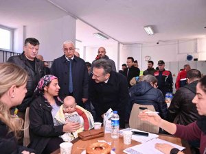 Vali Aksoy, Depremzede Aileler İle Görüştü