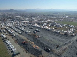 Gaziantep Büyükşehir Belediyesi Nurdağı’nda 800 Adet Konteynırın 145’ini Bölgeye Yerleştirdi