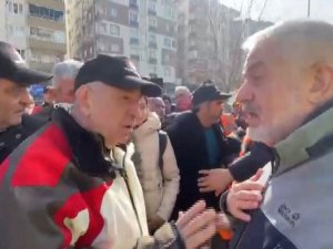 Isparta Belediye Başkanı Başdeğirmen’den Deprem Bölgesinde Karşılaştığı Ümit Özdağ’a Sert Tepki