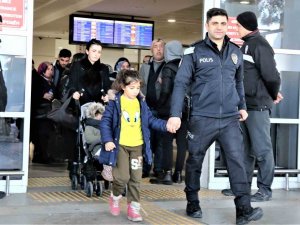Antalya 55 Bin Depremzedeye Misafirlik Yapıyor