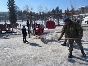 41’inci Komando Tugay Komutanlığı Yardım Faaliyetlerine Devam Ediyor