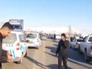 Tekirdağ Polisi Yardım Tırlarını Yağmacılardan, Yağmacıları Da Linçten Kurtardı