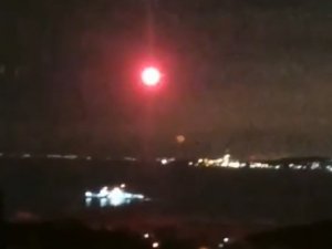 Marmara Denizi Semalarındaki Gizemli Cisim Paraşütlü İşaret Fişeği Çıktı