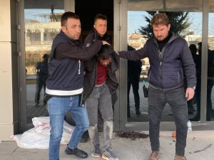 Deprem Bölgesinde Hırsızlık Yapan 2 Şahıs Yakalandı