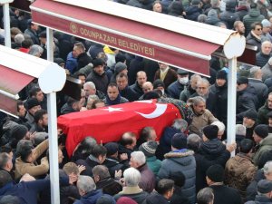 Depremde Hayatını Kaybeden Genç İcra Müdürü Eskişehir’de Toprağa Verildi