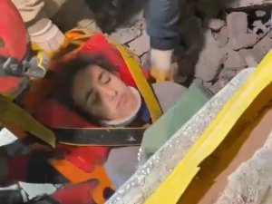 Somalı Madencilerin Enkazdan Kurtardığı İ̇kranur Hayata El Salladı