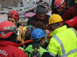 63 Yaşındaki Hafsa Teyzenin İlk İsteği ‘Su’ Oldu, Ardından Çocukları İle Görüntülü Görüştürüldü