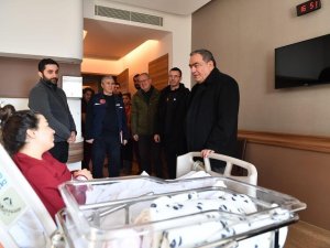 Deprem Felaketinden Kurtulan Çiftin Bebeği Dünyaya Gözlerini Açtı