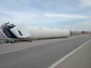 Tekirdağ’da Doğalgaz Yüklü Tanker Devrildi: 1 Yaralı