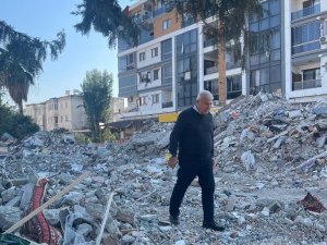 Başkan Atay, Deprem Bölgesinde Temaslarını Sürdürüyor