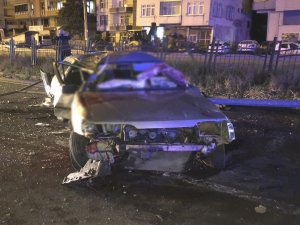 Rize'de aydınlatma direğine çarpan araç takla attı: 2 yaralı