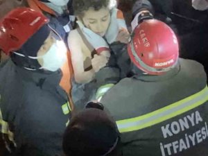 Hatay’da Enkaz Altındaki 7 Yaşındaki Mustafa 163 Saat Sonra Kurtarıldı