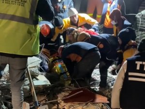 Sibel Kaya’nın 170 Saat Sonra Kurtarıldığı Anların Görüntüleri Ortaya Çıktı
