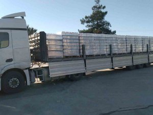 Su Dolu Yardım Tırı Deprem Bölgesine Ulaştı