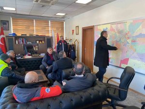 Başkan Büyükkılıç’tan Deprem Bölgesindeki İ̇tfaiye Erlerine Ziyaret