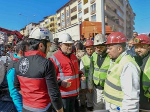 Esenyurt Deprem İçin Tek Yürek Oldu