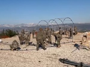 Msb: "Mehmetçiğin Deprem Bölgesinin Pek Çok Noktasında Çadır Kurma Çalışmaları Hummalı Şekilde Sürüyor"