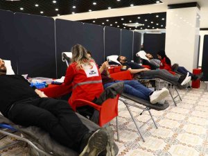 Radyocular Başakşehir’de Kan Bağışında Bulundu