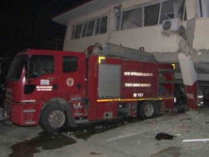 Hataylı İtfaiyecileri Ölümden, Bindikleri Araçlar Kurtardı