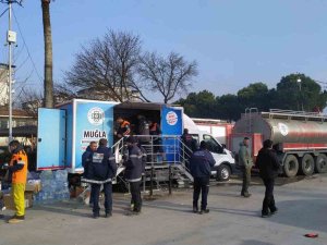 Büyükşehir Deprem Felaketinde Vatandaşlarında Yanında