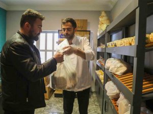 Bin 960 Depremzedeye 7 Bin 240 Ekmek Üretilerek Ücretsiz Dağıtıldı