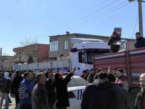Azerbaycan’dan Gelen Yardım Tırları Depremzedelere Merhem Oldu