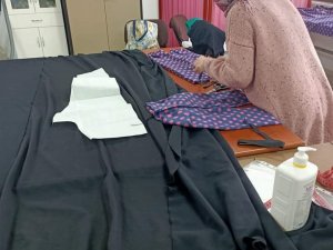 Termal’de Kursiyerler Depremzedeler İçin Eşofman Üretiyor