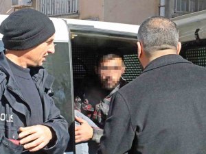 Parkta Oturan Kadının Kapkaç Kabusu, Vatandaş Müdahalesiyle Engellendi