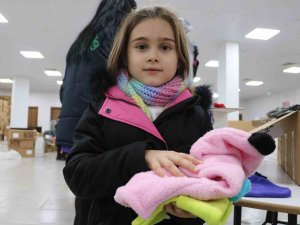 Edirne’den Deprem Bölgesine Yardımlar Sürüyor