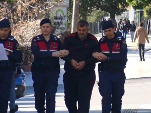 Hatay’da Yıkılan Kule Apartmanı’nın Müteahhidi, Antalya’da Depremzedelerin Kaldığı Otelde Yakalandı