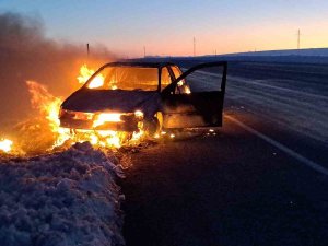 Deprem Bölgesinden Dönerken Otomobilleri Alev Alev Yandı