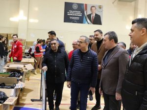Ak Parti İ̇zmir İ̇l Başkanı Sürekli: "147 Tır Bölgeye Gönderildi”