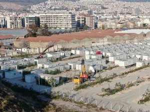 İ̇zmir’deki Konteynerler Deprem Bölgesine Taşınıyor