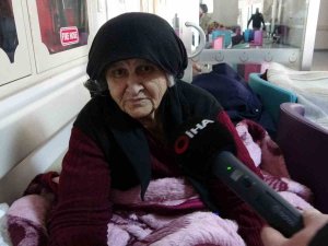 İ̇ki Depremi De Evinde Yaşayan 73 Yaşındaki Elif Teyze O Anları Anlattı
