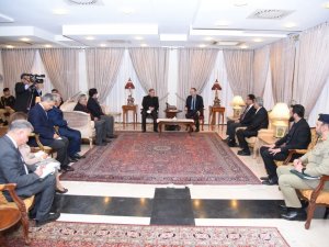 Pakistan Başbakanı Şefir, İ̇slamabad’daki Türk Büyükelçiliğini Ziyaret Etti