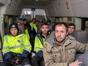 Kütahya’dan Deprem Bölgesine 11 Kişiden Oluşan Temizlik Ekibi