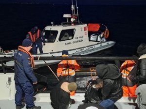 İ̇zmir Açıklarında 45 Düzensiz Göçmen Kurtarıldı