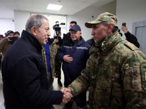 Bakan Akar, Özbekistan Arama Kurtarma Ekibiyle Bir Araya Geldi