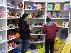 Küçükçekmece Belediyesinden İlçeye Gelen Depremzedelere Kıyafet Ve Sıcak Yemek Desteği