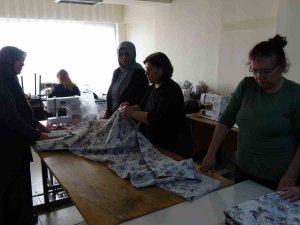 Burdur Halk Eğitim Merkezinde Hazırlanan Nevresimler Afet Bölgesine Gönderiliyor