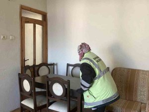 Buharkent Belediyesi Ekipleri İlçedeki Evleri Depremzedeler İçin Hazırlıyor