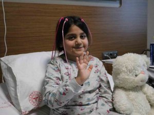 101 Saat Kaldığı Enkaz Altında Babasıyla Oyunlar Oynamış
