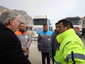 Melikgazi’nin Personel Ve İ̇ş Makineleri İle Kahramanmaraş’a Desteği Devam Ediyor