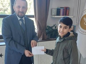 Simav’da 12 Yaşındaki Kur’an Kursu Öğrencisi Harçlıklarını Depremzedelere Bağışladı