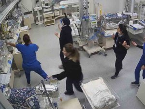 Deprem Anında Hemşireler Önce Bebekleri Düşündü